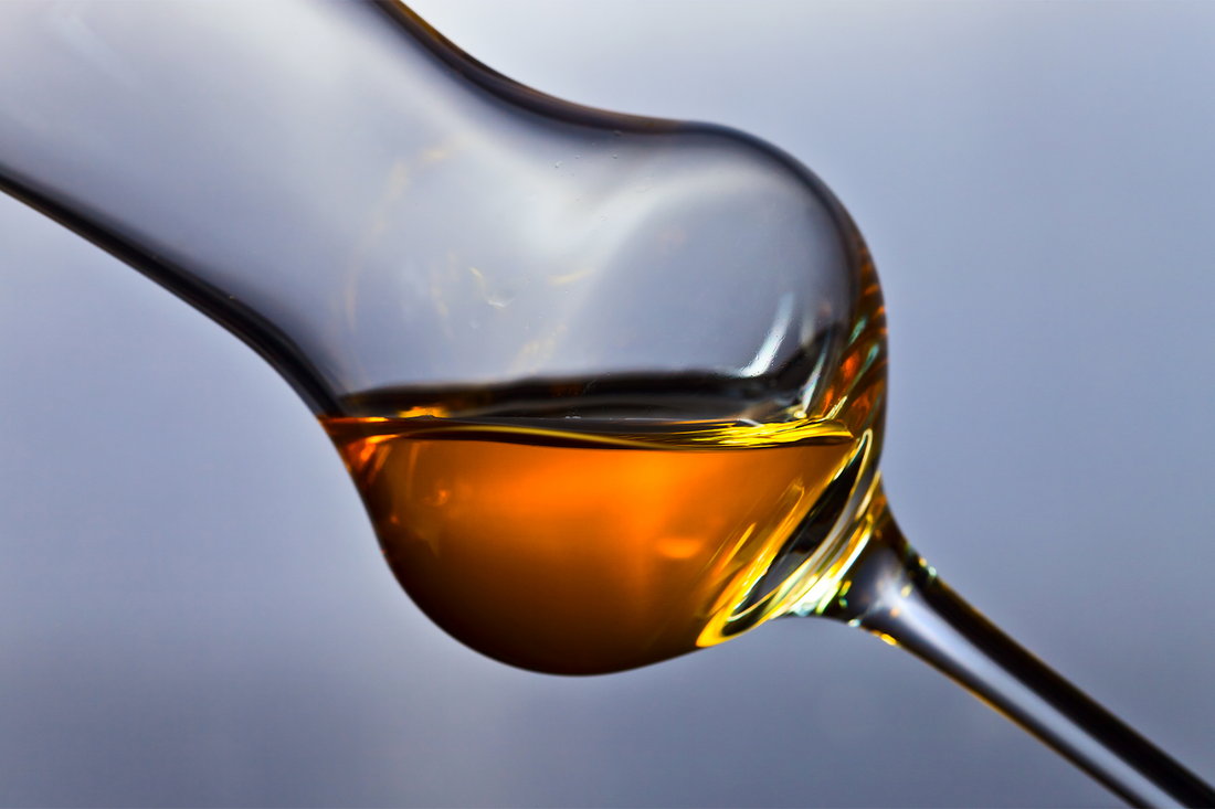 Visuelle Darstellung der Grappa-Destillation